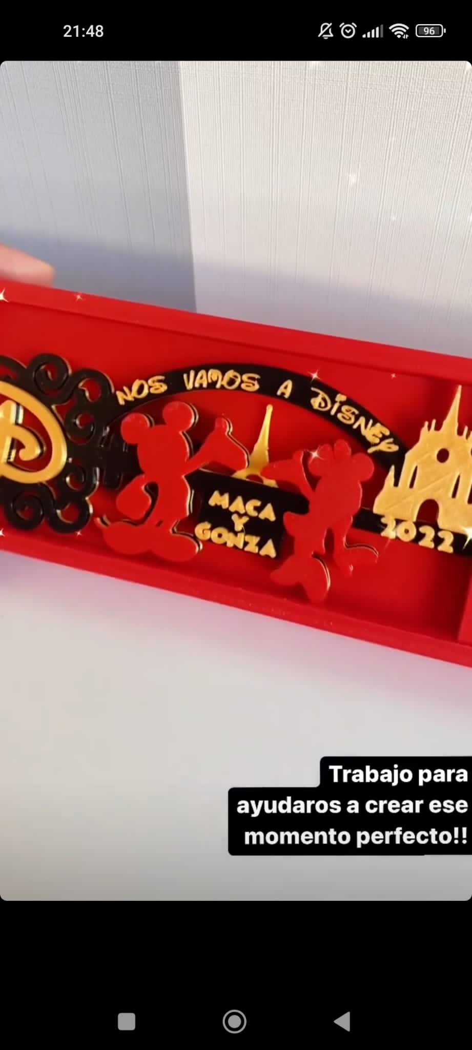 Llave sorpresa Disney con nombre y torre Eiffel