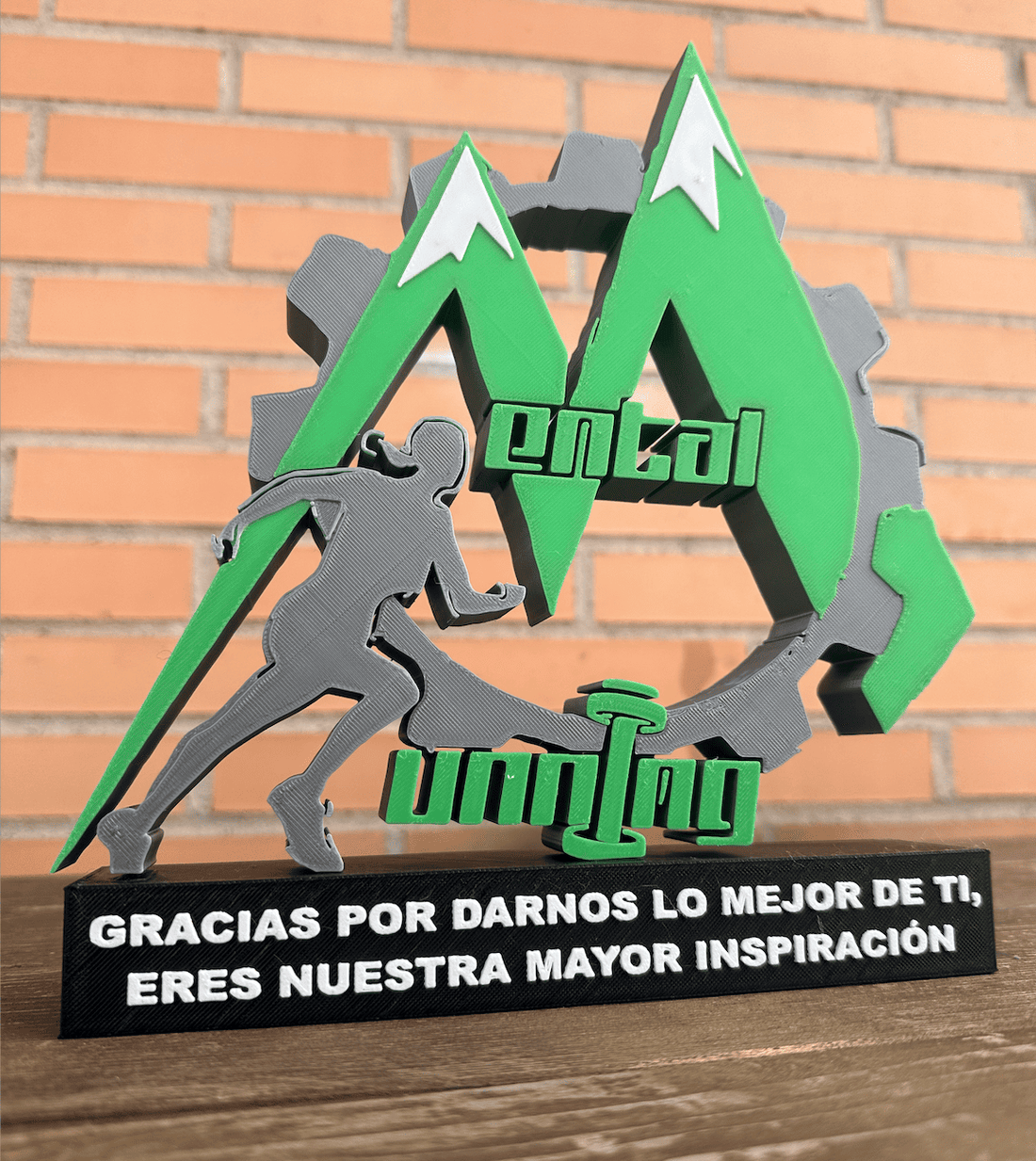 Cómo convertir el logotipo de tu empresa o club en un trofeo 3D